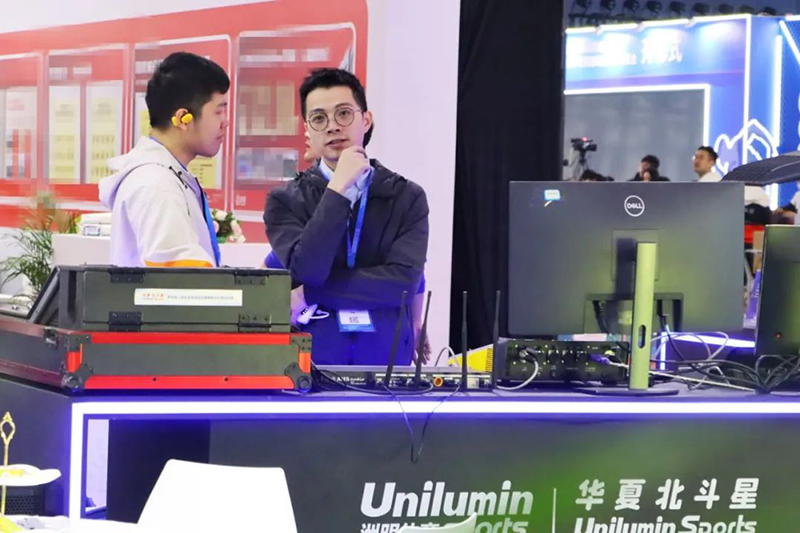 洲明集团中央研究院彭工与黎工 洲明集团中央研究院彭工与黎工